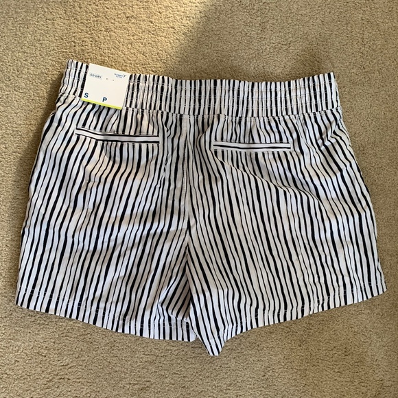 OldNavy shorts - Picture 1 of 3